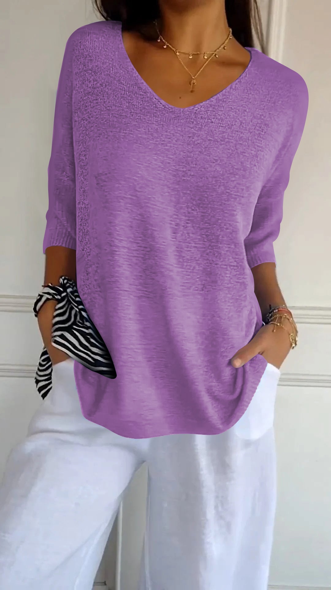 ALLY | Solid color knitted top with V-neck