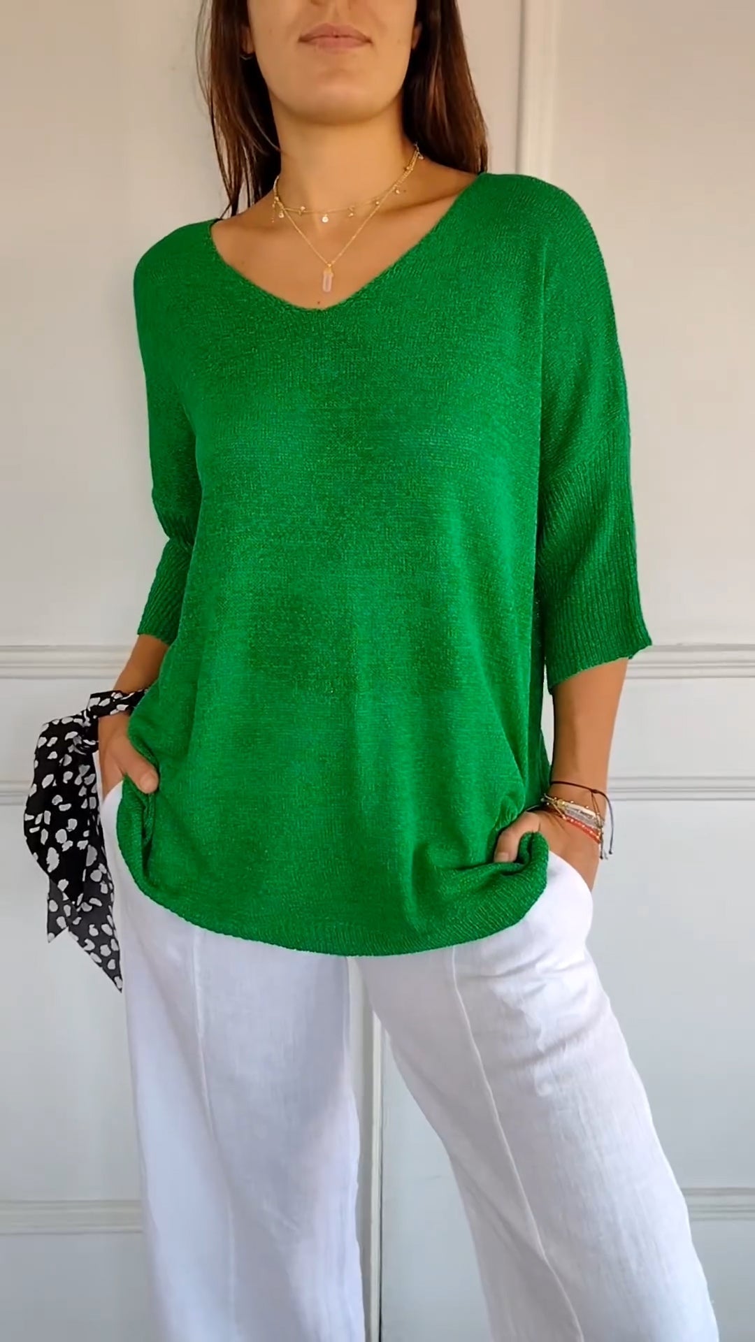 ALLY | Solid color knitted top with V-neck