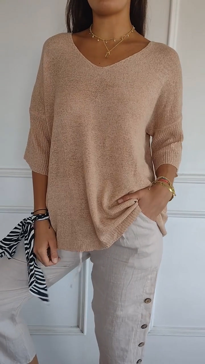 ALLY | Solid color knitted top with V-neck